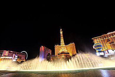  《方舟生存进化》十周年特别DLC“夏日海洋”实机视频曝光，开启水下生存新篇章